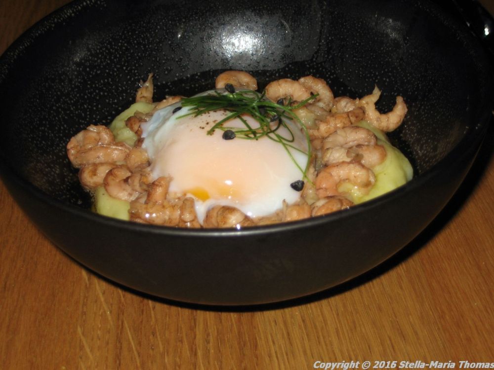 assiette-blanche-grey-shrimps-potato-mousse-poached-egg-beurre-noisette-004_23713394781_o