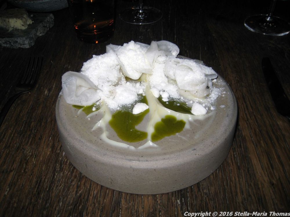 bruut-carpaccio-of-scallops-turnip-cottage-cheese-cream-of-cauliflower-004_23500666500_o