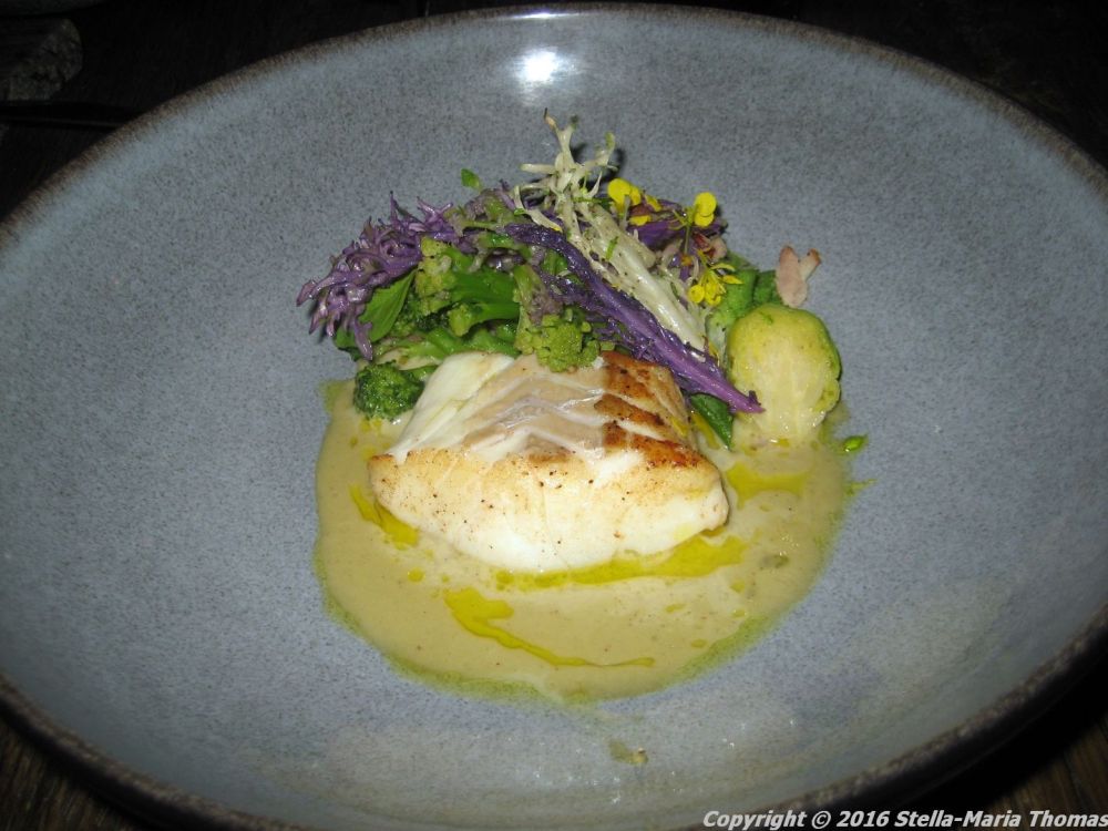 bruut-cod-various-greens-bacon-oyster-beurre-blanc-006_23713917231_o