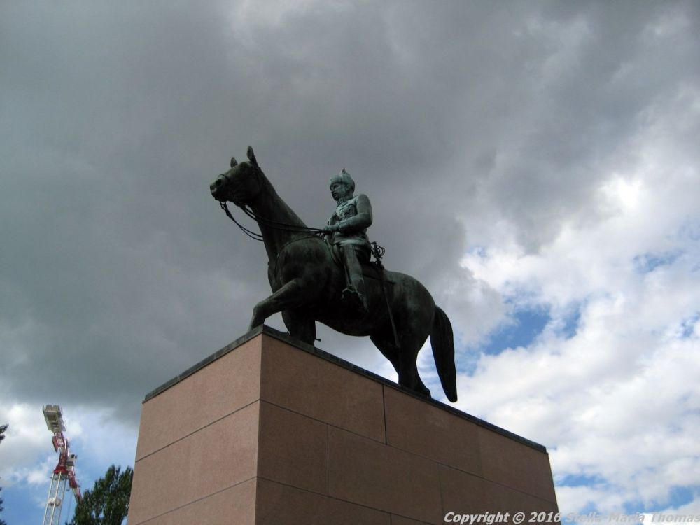 CITY WALK, HELSINKI 058