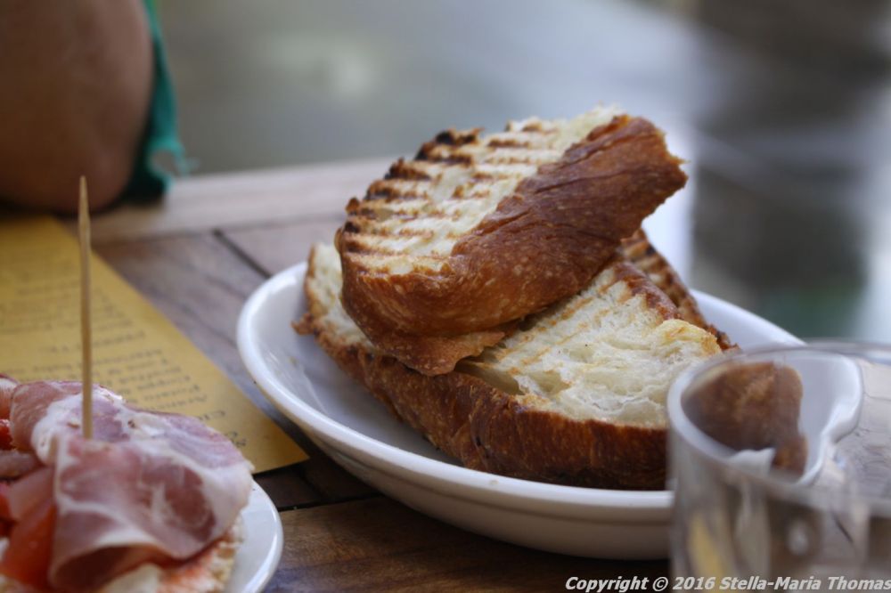 POLPO, GRILLED FOCACCIA, OLIVE OIL 002