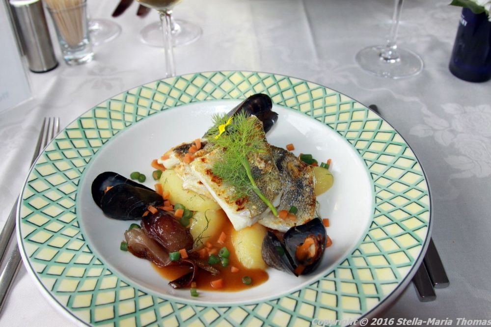 RESTAURANT KNIPAN, EKENAS, PIKE-PERCH WITH CRAYFISH SAUCE AND MUSSELS 006