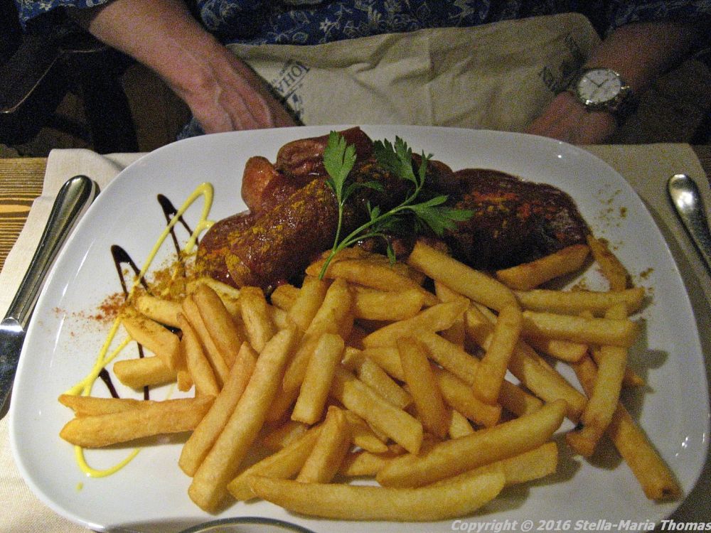 TIMMENDORFER STRAND, JOHANNSENS, CURRY WURST 009