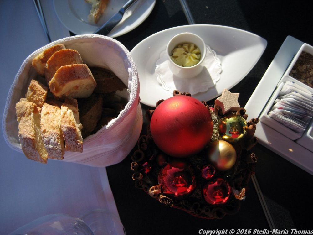 dachgarten-restaurant-reichstag-bread-berlin-001
