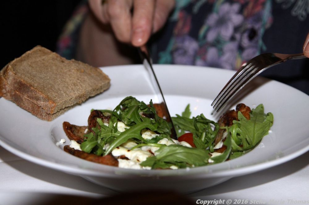 gendarmenmarkt-christmas-market-mauthner-flambeed-bratwurst-berlin-007
