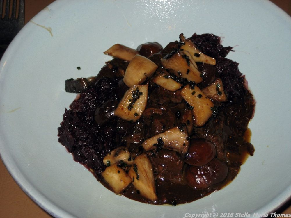 restaurant-44-hirschpfeffer-jugged-venison-glazed-chestnuts-red-cabbage-wild-mushrooms-berlin-006