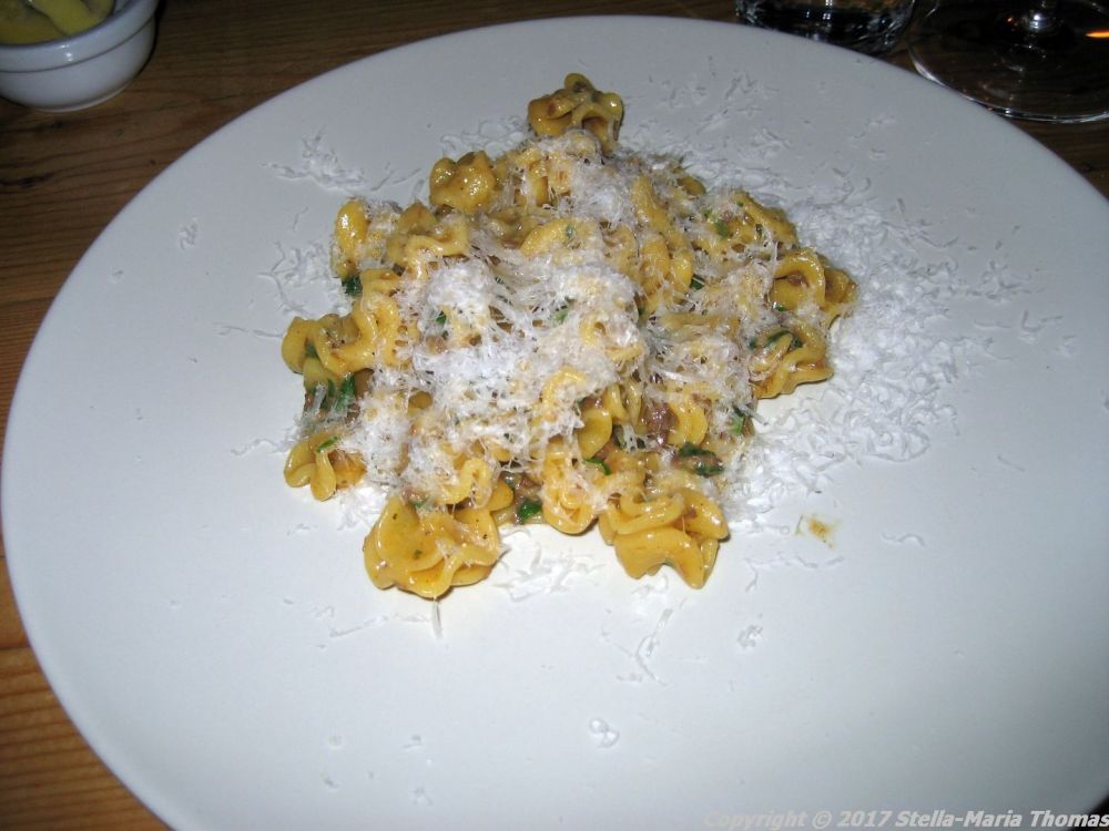 gorilla-radiatore-with-ragout-006