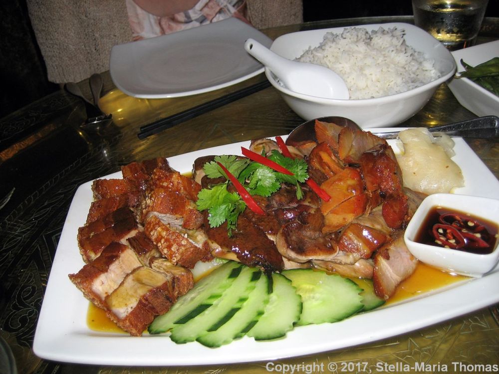 CRAZY BEAR, STADHAMPTON, ROASTED DUCK, HONEY ROASTED LOIN AND CRISPY BELLY OF PORK, BAICAL, GINGER, SOY CHILLI DIPPING SAUCE 015