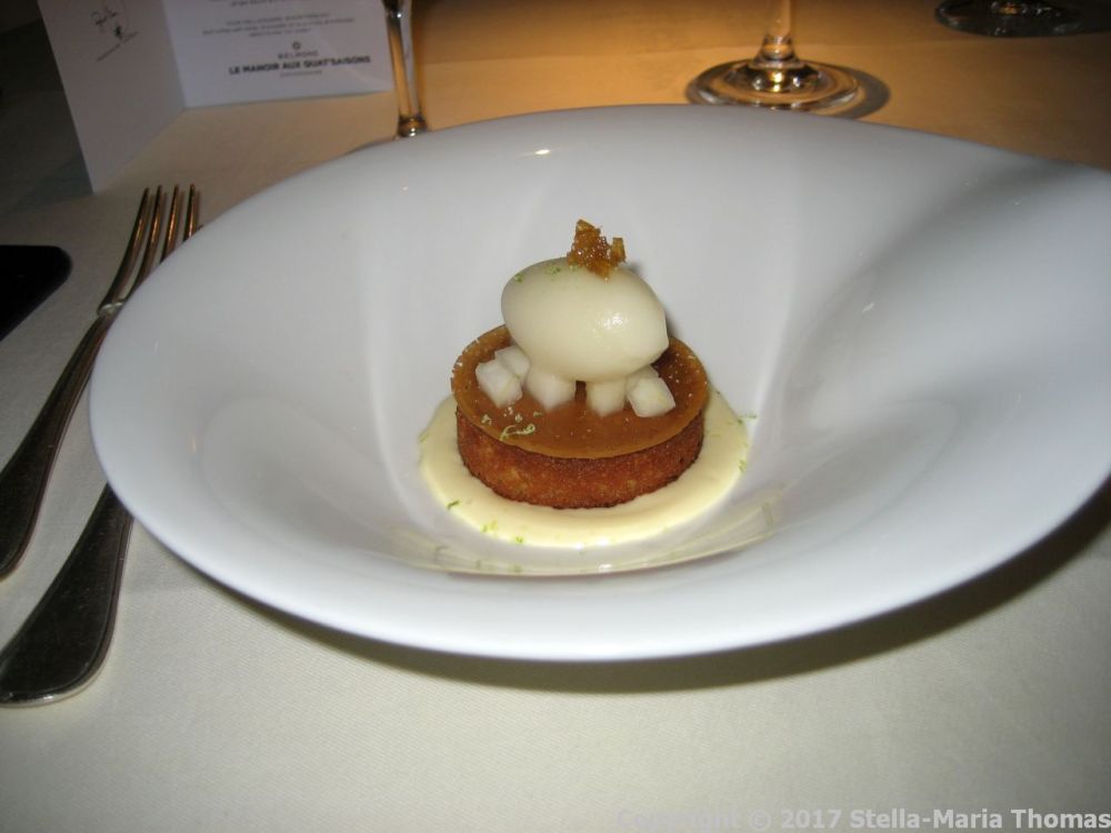 le-manoir-aux-quatsaisons---amandine-de-poire-du-moment-croustillant-caramel-sauce-gingembre-et-son-sorbet-016_37007668904_o