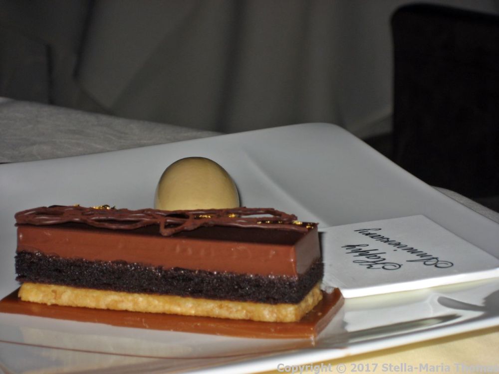 le-manoir-aux-quatsaisons----our-millionaire-shortbread-022_23863911478_o
