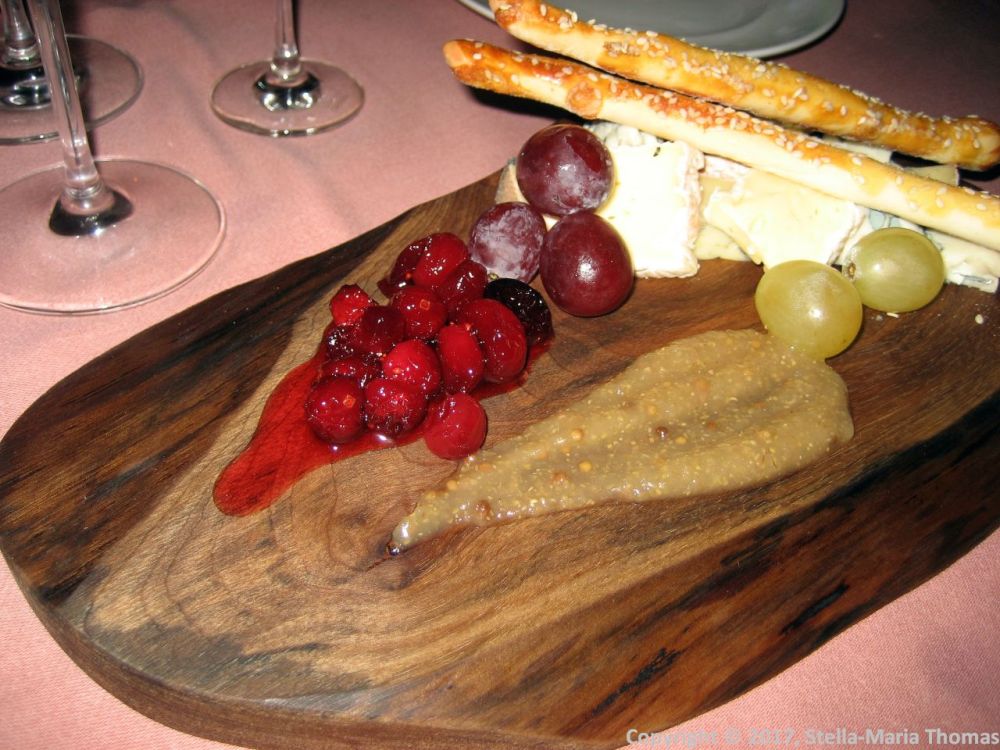 CYRANO DE BEGERAC, SELECTION OF FRENCH CHEESE 008