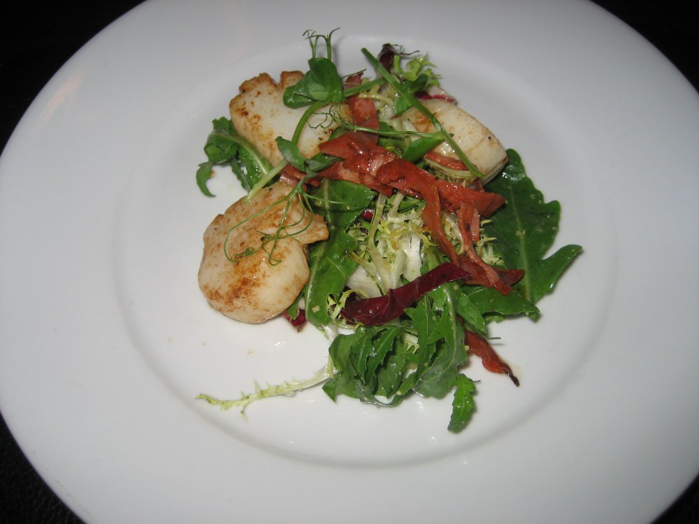 the-countryman-pan-seared-scallops-with-pesto-and-chorizo-salad-003_36846750272_o