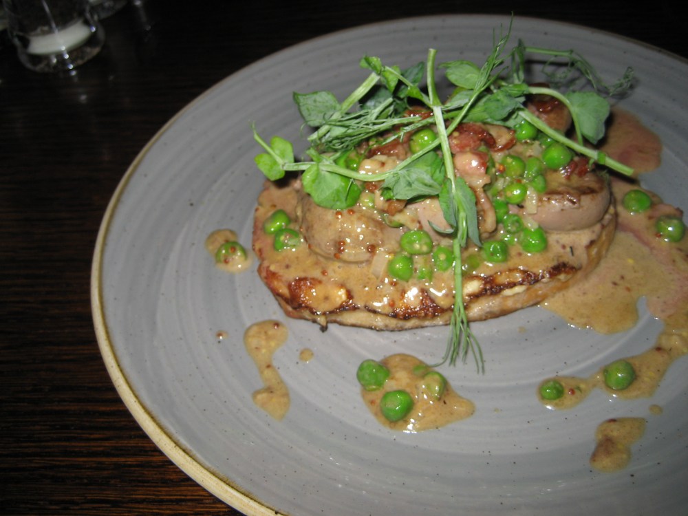 the-fox-and-hounds-scallops-crispy-chicken-and-basil-mousse-sweetcorn-puree-spicy-nduja-dressing-003_36620772030_o