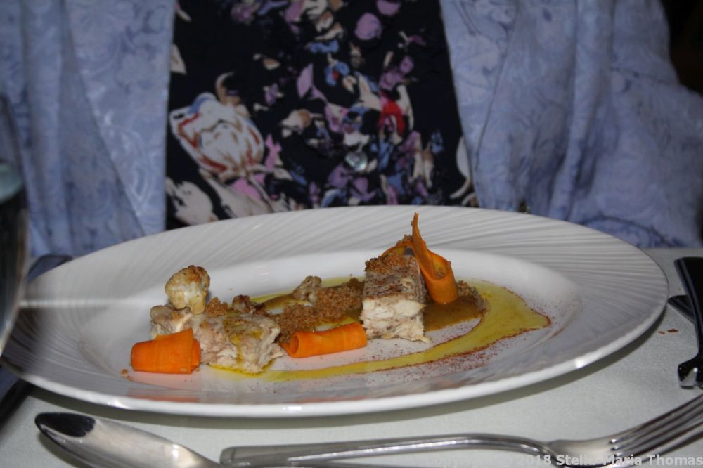 ELSIE'S BINNER, CHICKEN PRESS, CURRY ONION PUREE, BURNT CAULIFLOWER AND PICKELD CARROT 002