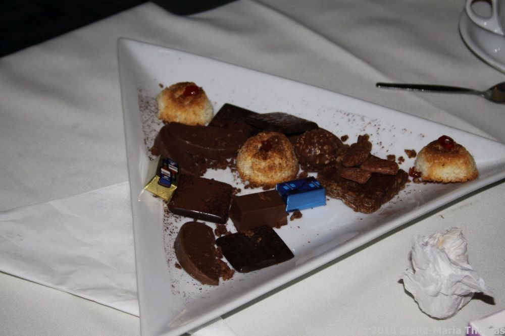 ELSIE'S BINNER, CHOCOLATES AND PETIT FOURS 011