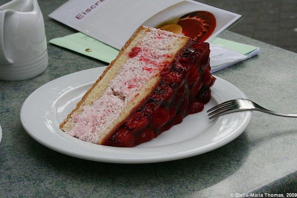 kaffee-pause-in-zeltingen-rachtig-raspberry-yoghurt-cake-004_3619073166_o