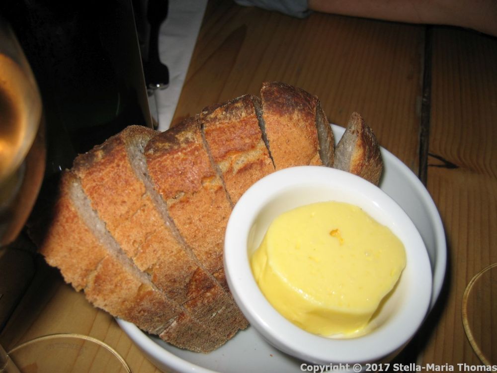 GORILLA, BREAD AND BUTTER 002