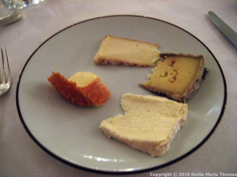 CHATEAU D'ETOGES, MENU GOURMANDE, CHEESES 011