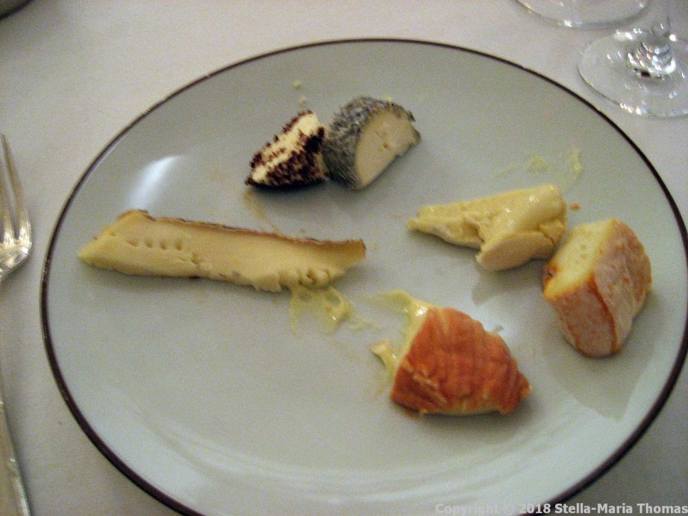 CHATEAU D'ETOGES, CHEESES 014