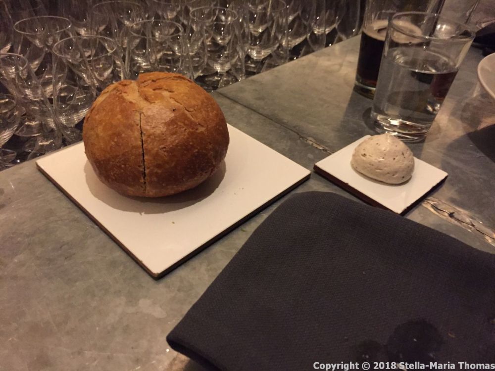 KODBYENS FISKBAR, BREAD, SEAWEED BUTTER 008