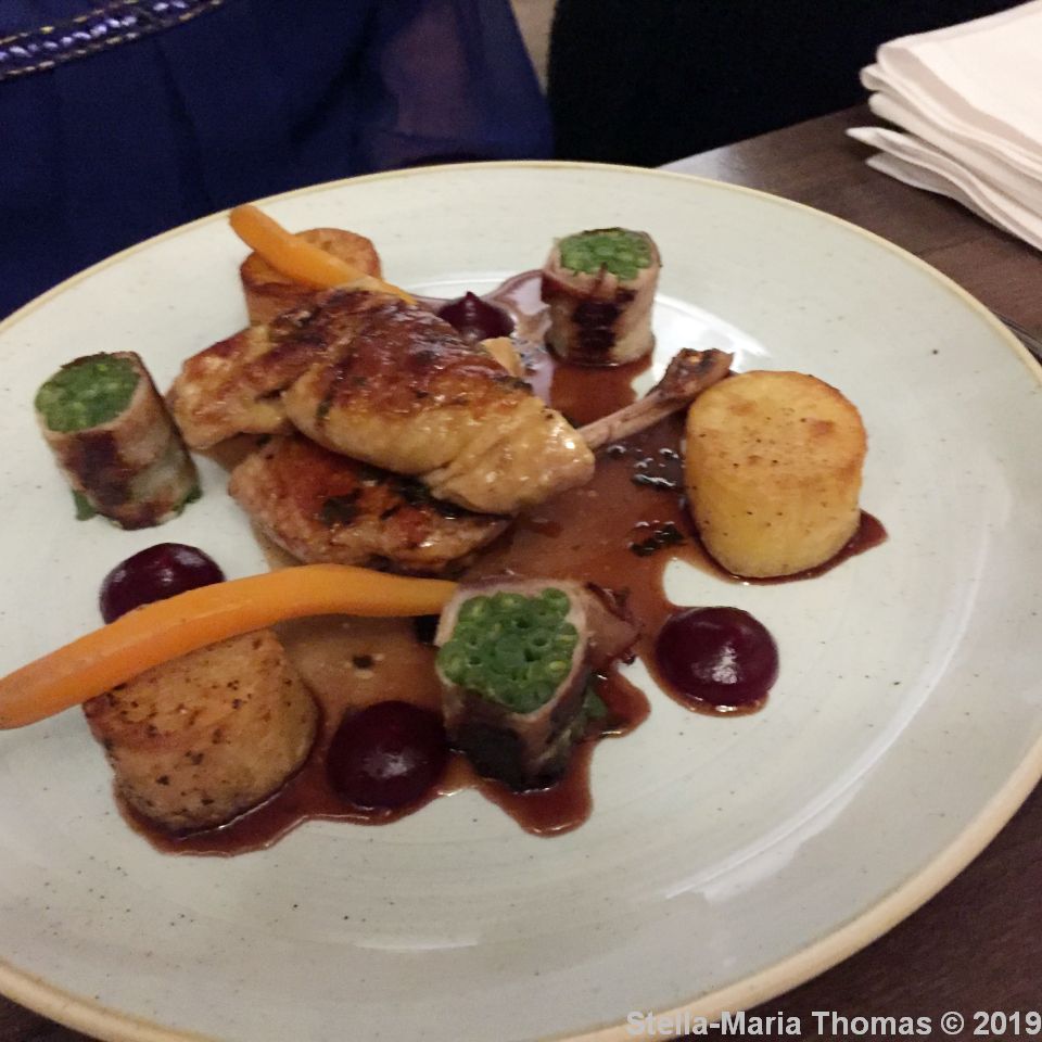 THE FOLLY, GUINEA FOWL (BREAST OF GUINEA FOWL STUFFED WITH CHESTNUT MUSHROOM DUXELLES, CORNISH POTATOES, TENDERSTEM BROCCOLI, BABY ONIONS, CURED BACON, BEETROOT PUREE, PORT WINE JUS) 007