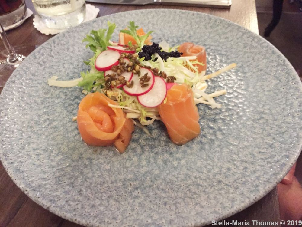 THE FOLLY, HOME CURED SALMON (LIGHTLY PICKLED CUCUMBER, SALMON ROE, FENNEL., FRESH RADISH, CHIVE OIL) 002