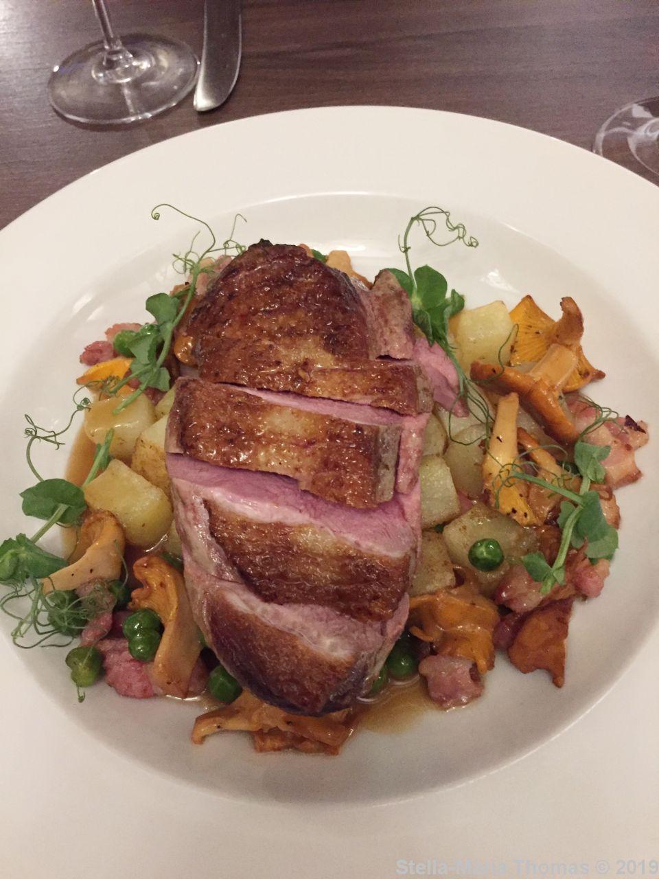 THE FOLLY, SPRING LAMB (PAN ROASTED RUMP OF LAMB, GOATS CHEESE CROQUETTES, MEDLET OF FRESH MINUTED BEANS, CONFIT CORNISH POTATO, PARSNIP PUREE, LAMB JUS) 005